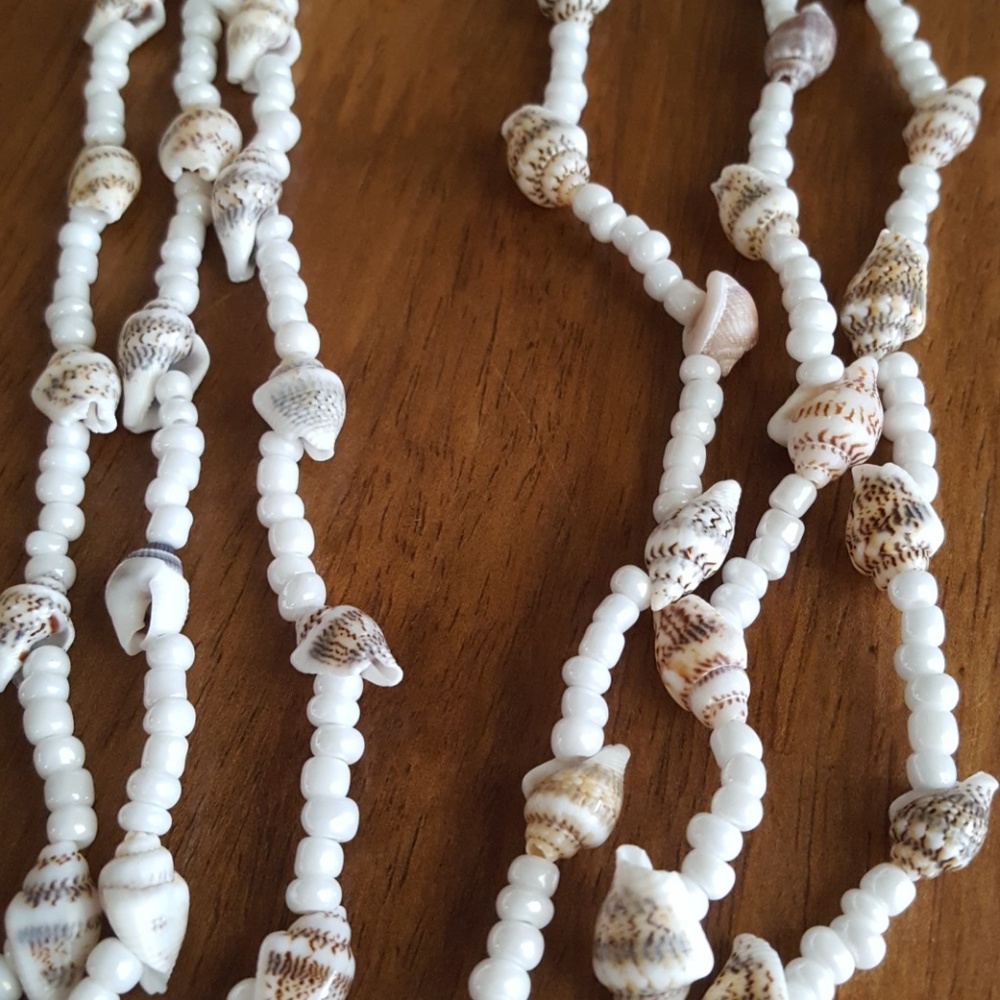 Pretty Summery Shell Necklace! - Picture 5 of 6